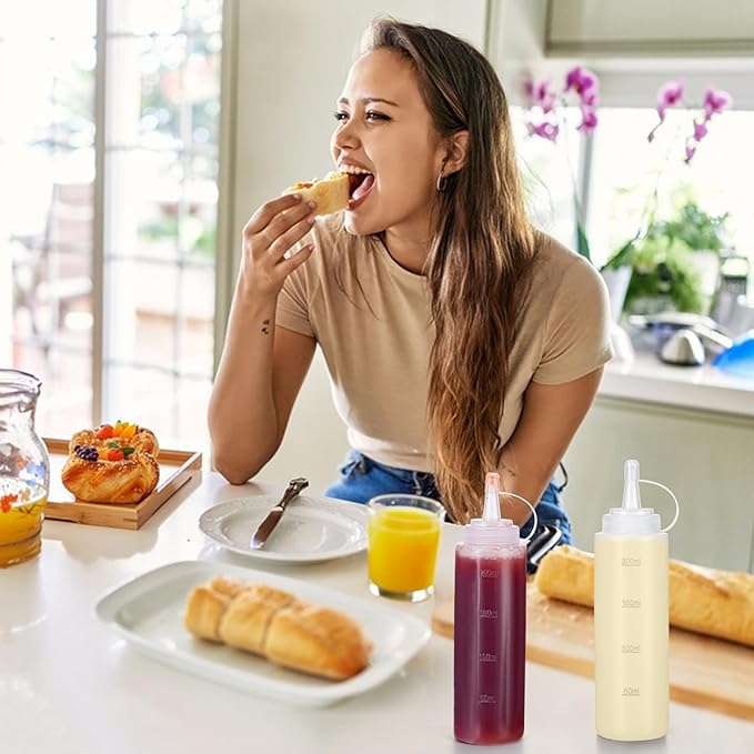 Condiment Squeeze Bottles Ketchup Dispenser, 4 Pack 8oz Squeeze Bottles for Liquids, Plastic Sauce Bottle with Cap Lid, Squirt Bottles for Sauces Liquids BBQ Dressing Pancake Art