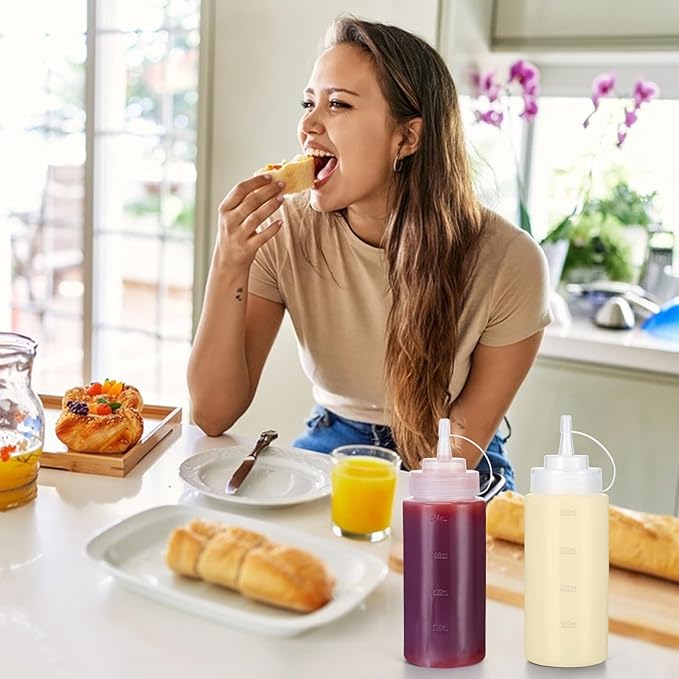 Condiment Squeeze Bottles Ketchup Dispenser, 4 Pack 16oz Squeeze Bottles for Liquids, Plastic Sauce Bottle with Cap Lid, Squirt Bottles for Sauces Liquids BBQ Dressing Pancake Art